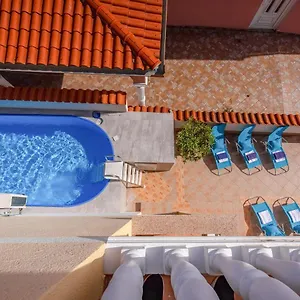 Oleander Apartment